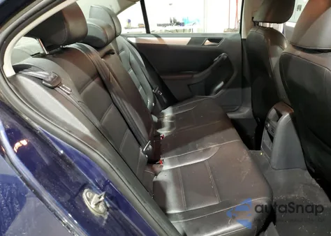 2013 Volkswagen Jetta Se z USA, uszkodzony, nr VIN 3VWDP7AJ2DM408299